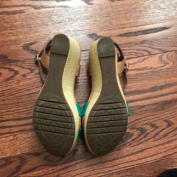 Clarks Leather Wedge Sandals.   Worn Once - Picture 3 of 4